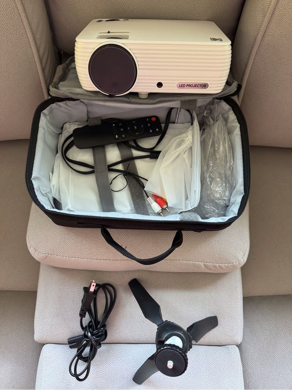 Kodak Flik X7 Mini Home Theater Projector with Case